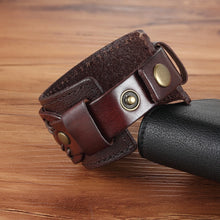 Carregar imagem no visualizador da galeria, Pulseira Masculina de Couro VINTAGE